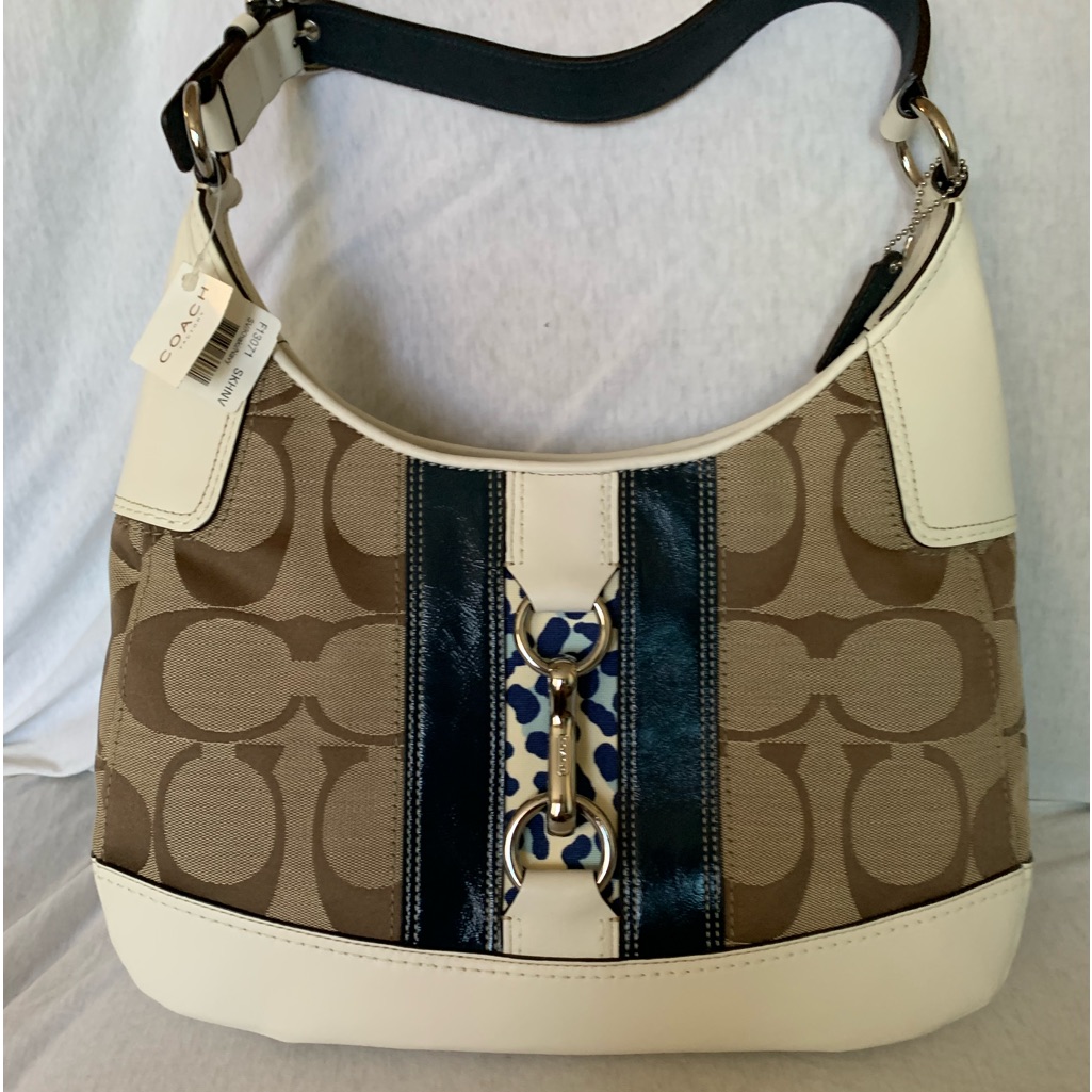 Authentic Coach Leather Hobo Style Shoulder Bag.